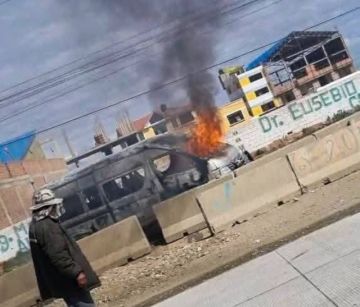 Reportan incendio de un minibús en medio del operativo de desbloqueo hacia Oruro