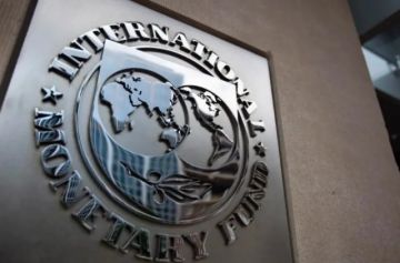 FMI exige a Milei  más impuestos a trabajadores
