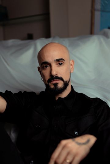Abel Pintos canta las ruinas íntimas del amor en “La Culpa”