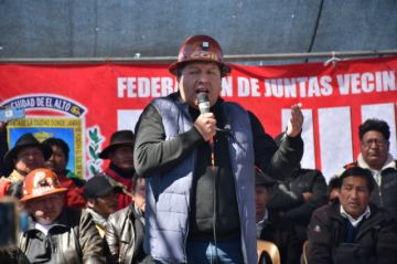 Cabildo en El Alto: Argollo insta a continuar las movilizaciones