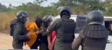 Policía desaloja con gases a movilizados que tomaron pozo petrolero en Santa Cruz