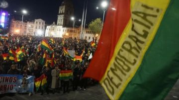 Cabildo en La Paz y Sucre exigen Estado de excepción