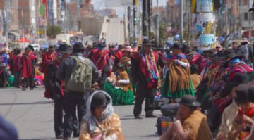 Rechazan el acuerdo, los campesinos Túpac Katari mantendrán los bloqueos