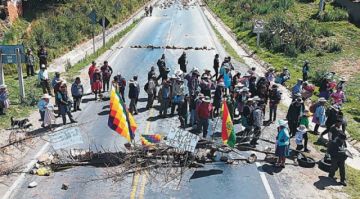 Bloqueos caen a 13 puntos, la mayoría se concentran en Cochabamba