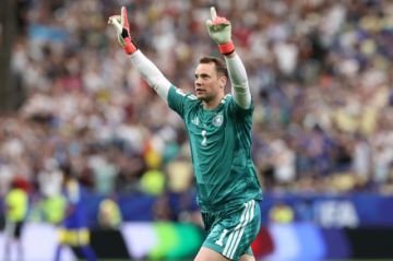 Neuer hace historia como el arquero con más mundiales