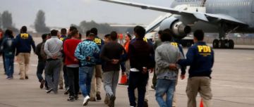 Chile expulsa a 19 bolivianos en un vuelo chárter