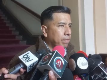 Secretario de Economía: La devaluación del boliviano supera el 30% 