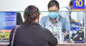 Asoban: El 99,5% de los créditos está en bolivianos, no afectará el dólar flexible 