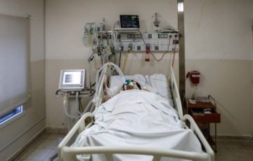 "No fue un accidente": familia de joven en estado crítico exige investigar el caso como intento de feminicidio