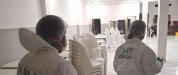 Hallan sin vida a una mujer en una silla de una habitación