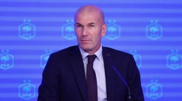 Flamante seleccionador: Zidane fue presentado por la Federación de Francia