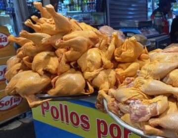 Vecinos conminan a Defensa del Consumidor a frenar alza del pollo