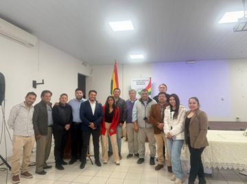 Los profesionales bolivianos que fueron parte de las Jornadas Internacionales Médico-Quirúrgicas