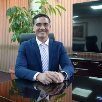 Paz acata la censura de la ALP y deja a Justiniano al frente de Economía