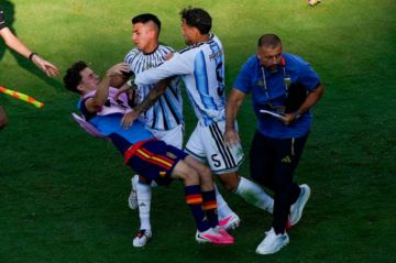Paredes y una de las sanciones más severas en la historia de los Mundiales