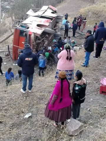 Bus con pasajeros se accidentó en ruta a Charazani 