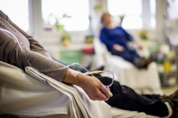 Senado aprueba proyecto de pasajes aéreos gratuitos para pacientes con cáncer