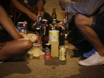 Defensoría restituye a dos adolescentes hallados consumiendo bebidas alcohólicas en espacios públicos
