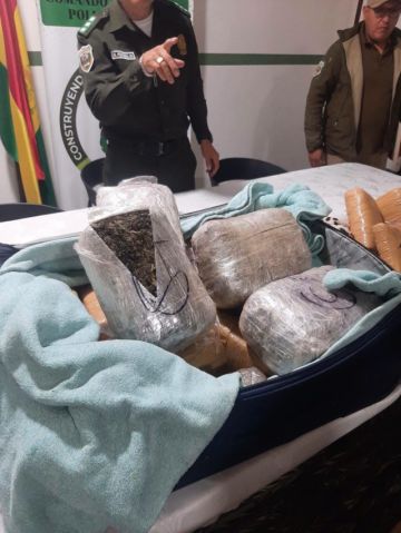 Intentó escapar de la Policía y cayó con 26 paquetes de marihuana