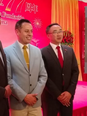 China celebra 77 años y ofrece a Bolivia una vía hacia los BRICS