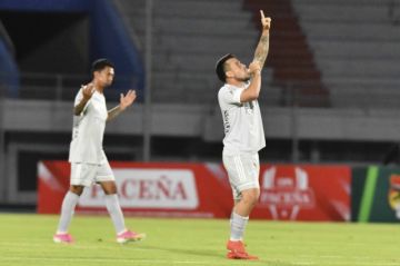 Aurora remonta 4-2 a la U  de Vinto y lidera el Grupo A