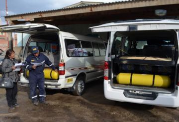 Gobierno propone conversión de vehículos a GNV para evitar alza de pasajes