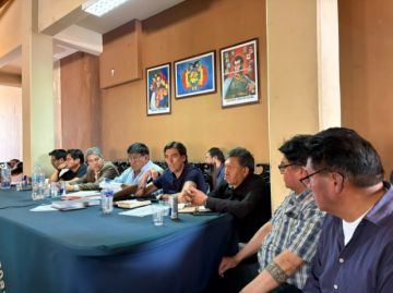 Zamora propone decreto para cambiar el transporte en Bolivia