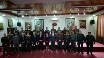 Bolivia acoge taller militar de “control de multitudes”
