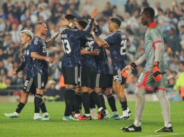 Argentina apabulló a Burkina Faso en la antesala de la despedida de Messi
