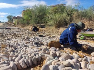 Alcaldía avanza el empedrado de la avenida IV Centenario 