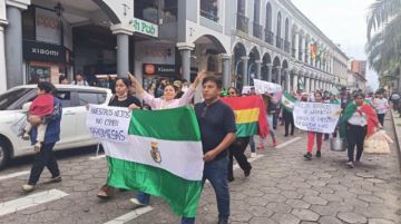 “Nos van a matar de hambre”: movilizados piden la renuncia de Rodrigo Paz