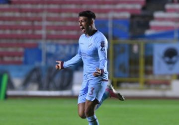 Bolívar terminó sacando adelante un partido que se le complicó más de la cuenta 