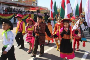 Desfile Escolar en Tarija (Fotos)
