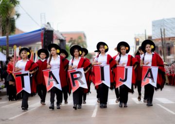 Desfile por el 207 Aniversario de Tarija: Homenaje a la identidad cultural 
