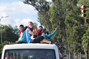 Postales del festejo de Tomayapo por las calles de la ciudad de Tarija