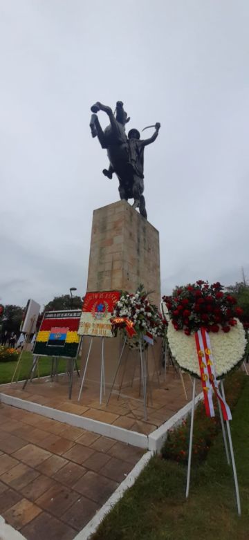 Tarija celebra los 205 años de la Batalla de la Tablada, ofrenda floral y desfile cívico-militar (Fotos)
