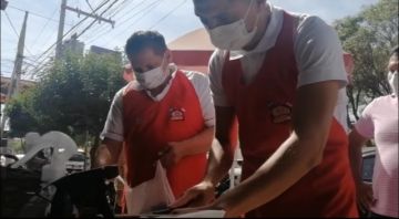 El estilo chapaco que innovó un goleador tarijeño  para que su emprendimiento sea próspero en Sucre 