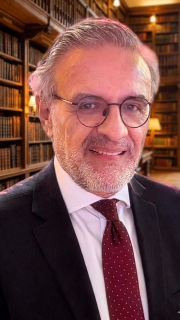 José Luis Contreras C.