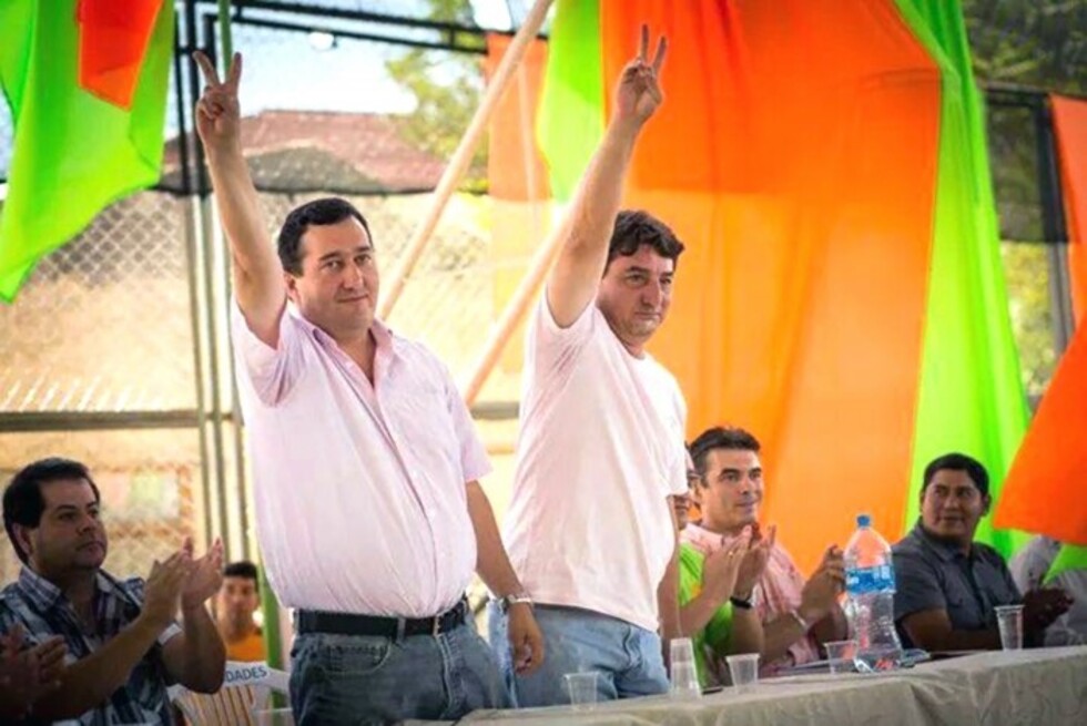 PODERES QUE UNEN