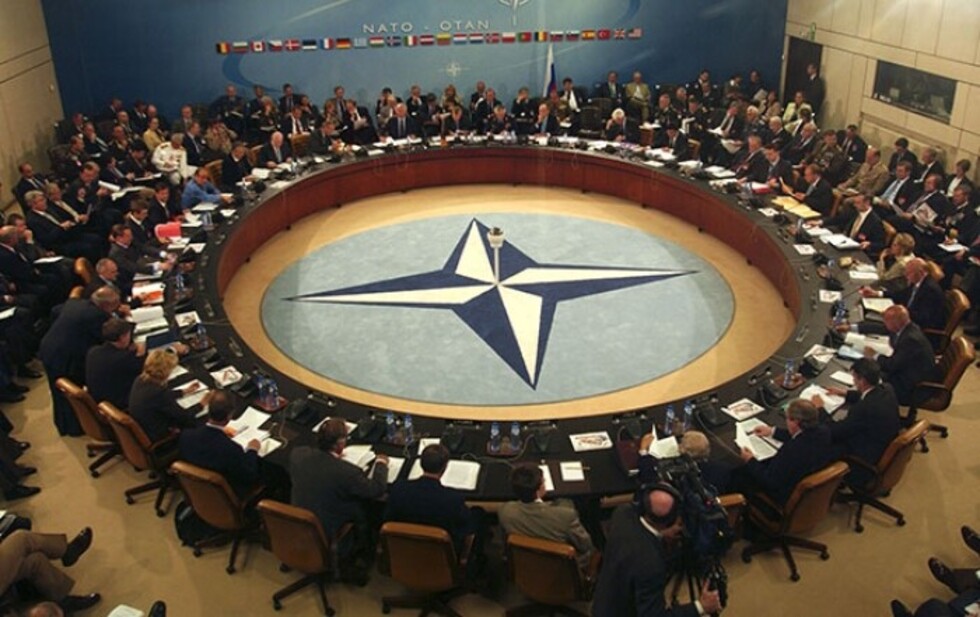 “Grexit frenaría la 3ra guerra mundial y debilitaría a la OTAN”
