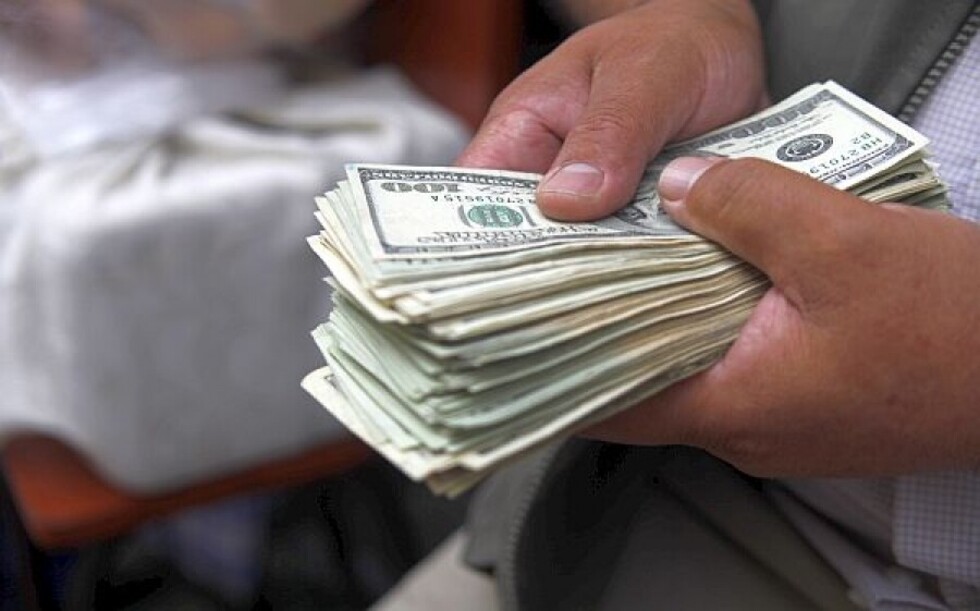 El dólar se sigue hundiendo pese a devaluación del yuan