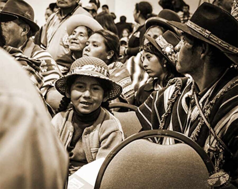 La metropolización se da con  exclusión campesina e indígena