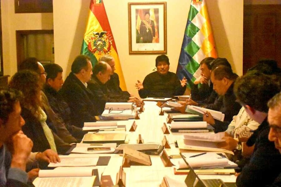 La rodilla de Evo y esos giros fatales