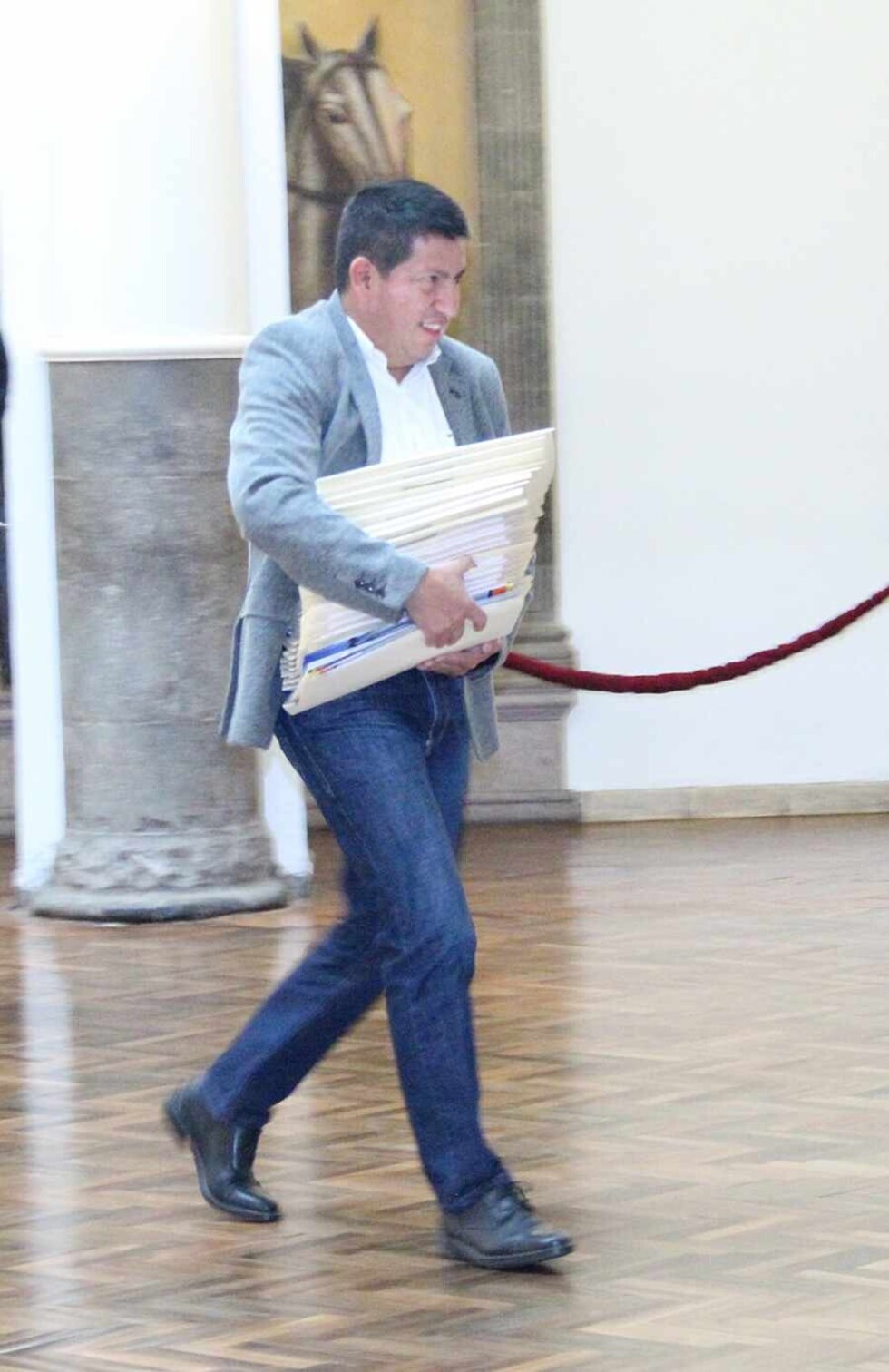 Sánchez, perdiendo los papeles