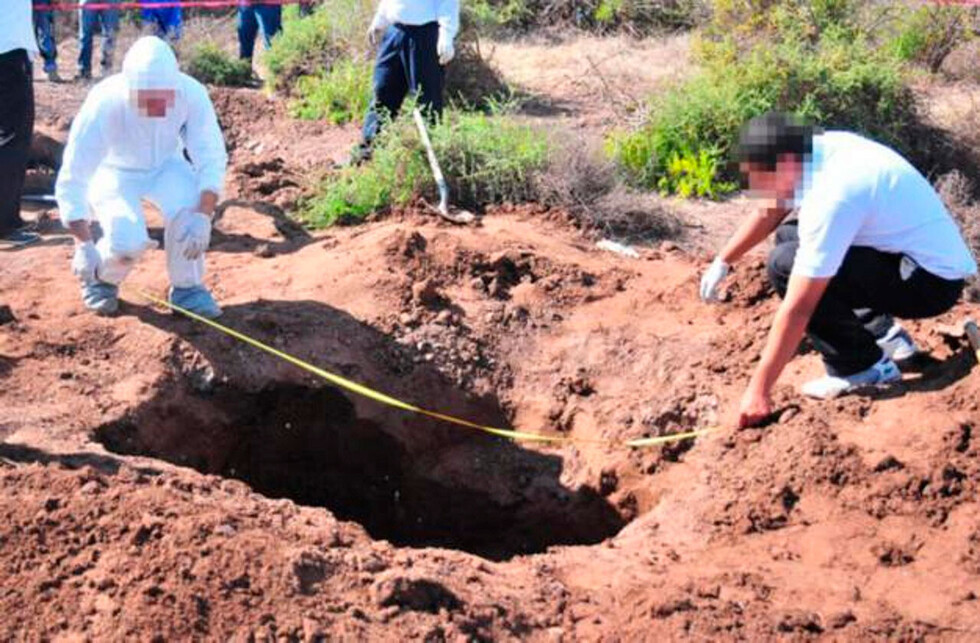 Hallan 8 fosas comunes y 13 cuerpos en Zacatecas