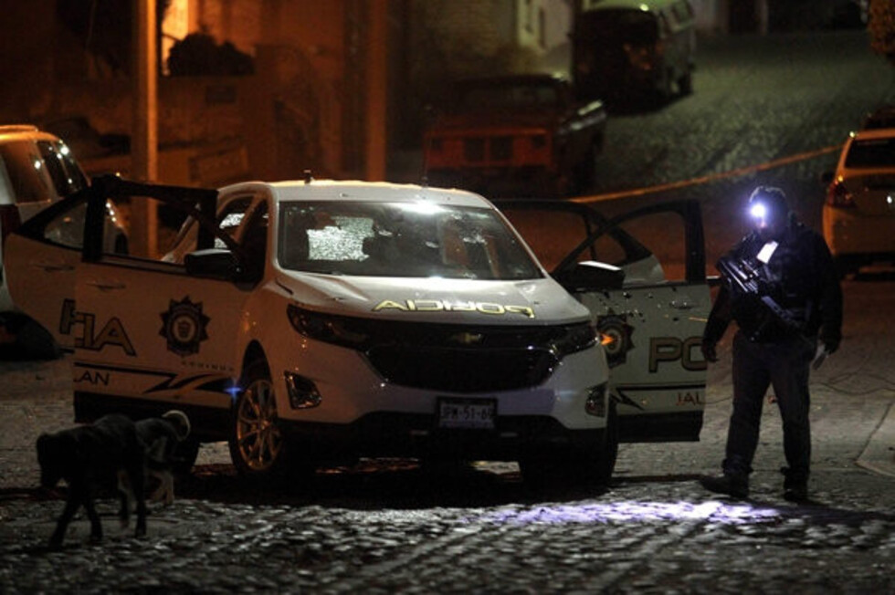 Tiroteo entre sicarios y policías deja 9 muertos