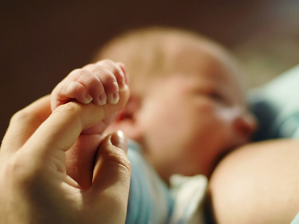 Bebé de 5 días tomó leche, se durmió y después murió