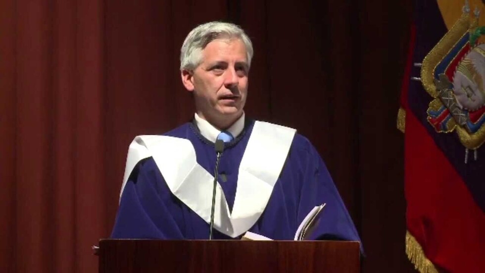 El vicepresidente dio ocho versiones diferentes sobre sus estudios universitarios