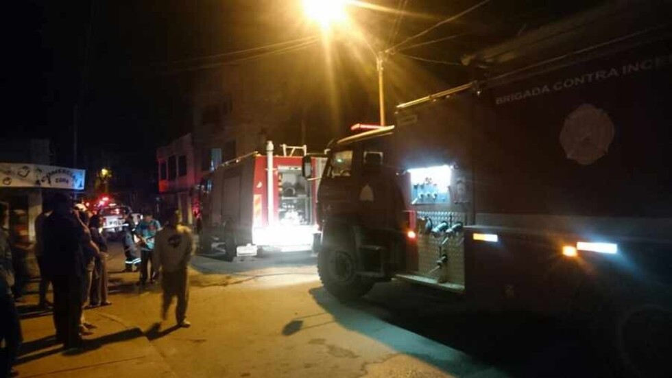 Posible corte circuito causó incendio en una casa