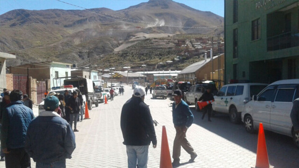 Sube a 8 los muertos en Huanuni y los trabajadores sospechan de un atentado